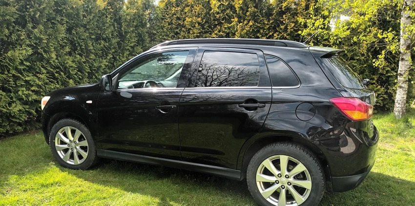 Mitsubishi Outlander cena 37500 przebieg: 142000, rok produkcji 2013 z Stepnica małe 137